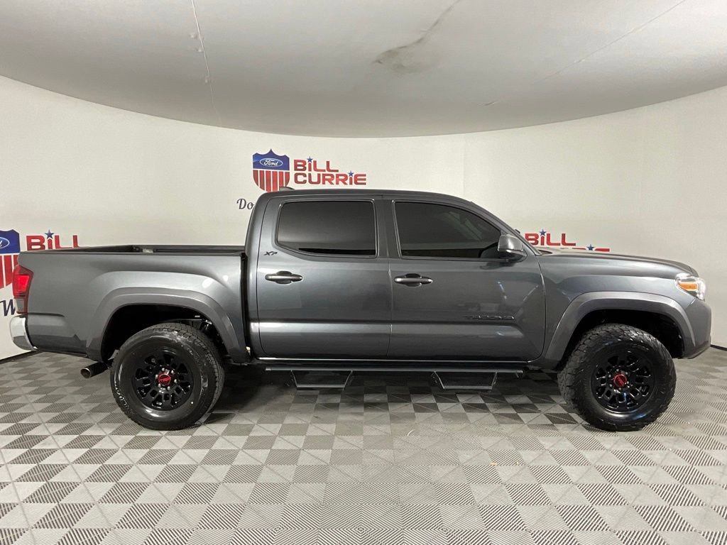 Used 2022 Toyota Tacoma SR5 RWD image 2
