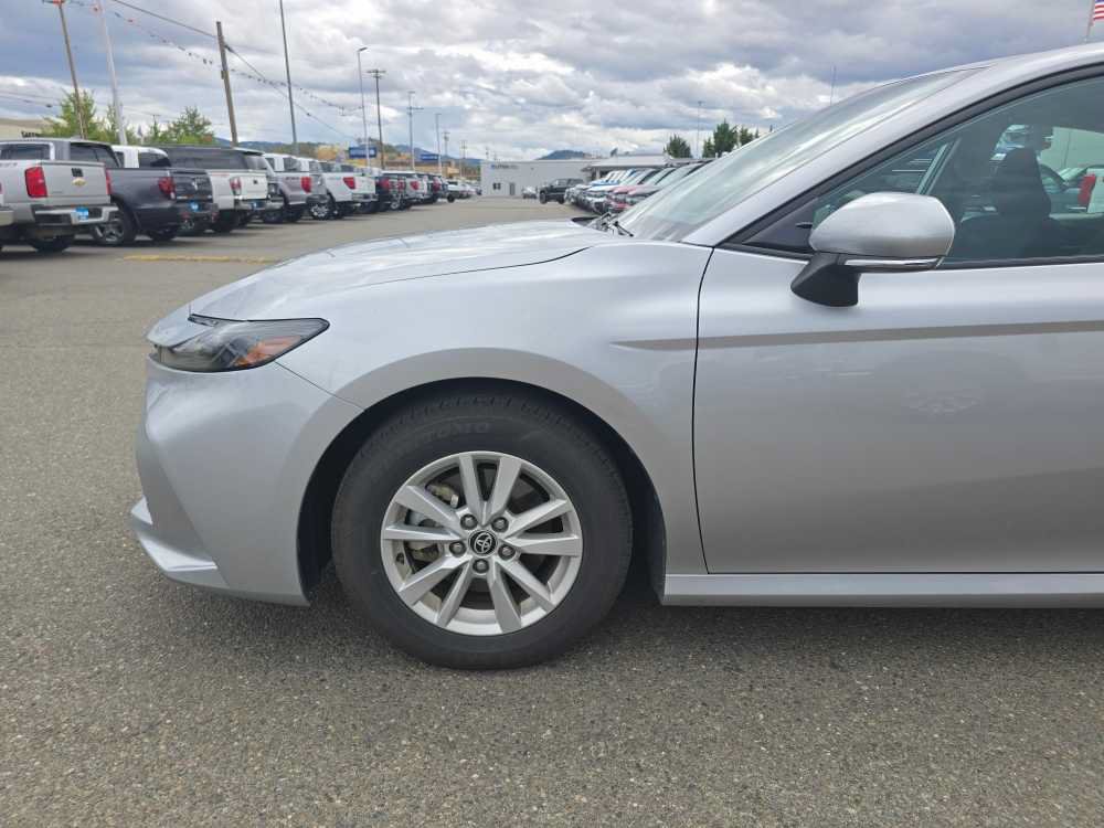Used 2025 Toyota Camry LE FWD image 6