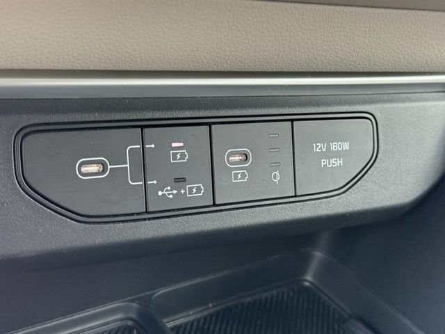 Used 2025 Kia Carnival EX FWD image 21