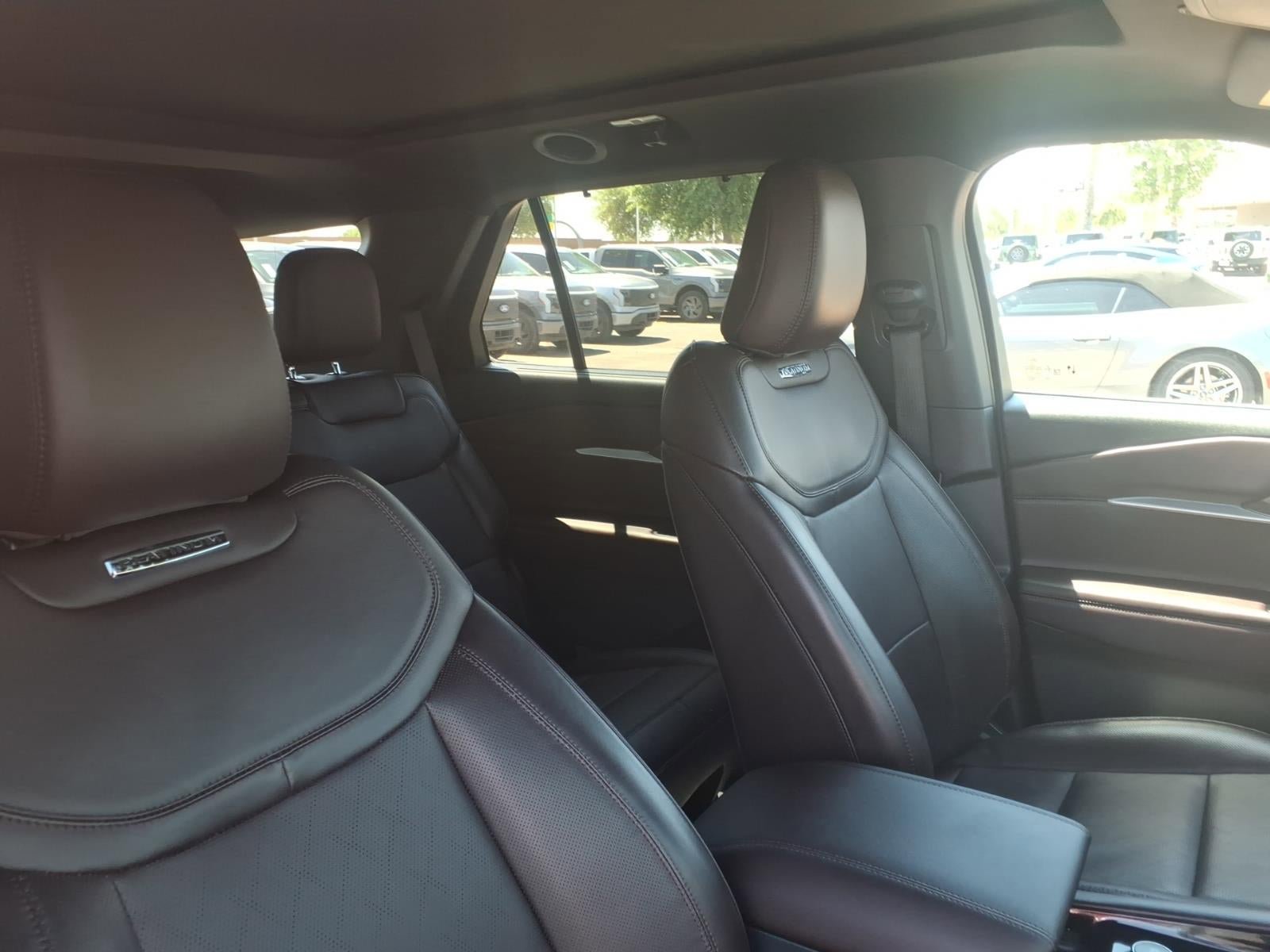 Certified 2025 Ford Explorer Platinum AWD/4WD image 12