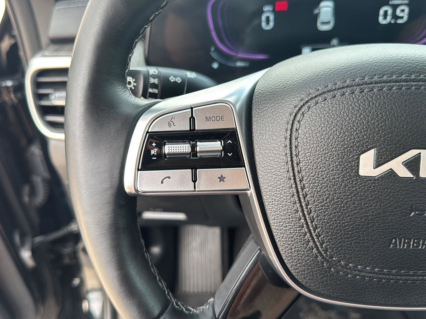 Used 2025 Kia Telluride EX image 19