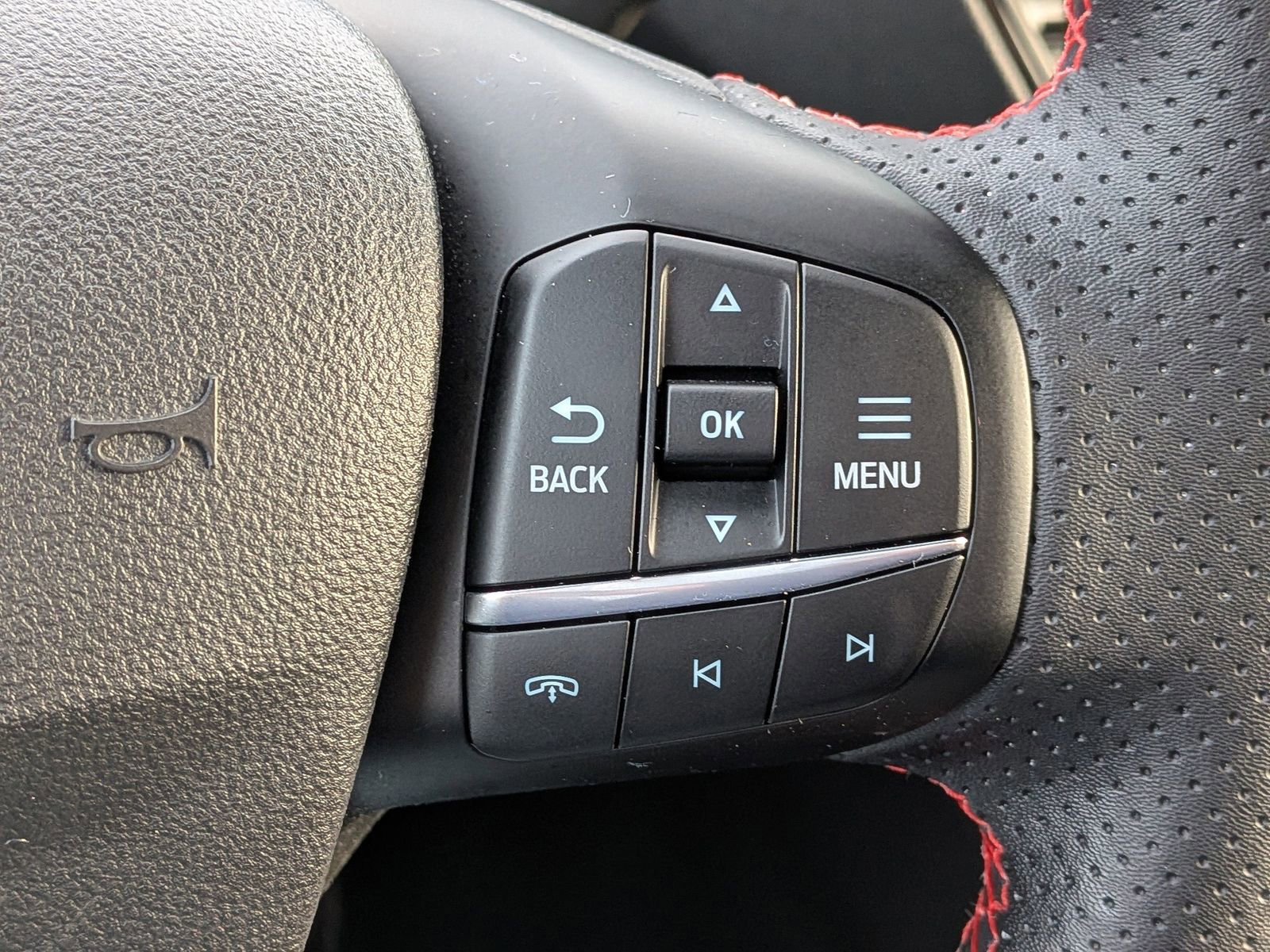 Certified 2025 Ford Escape ST-Line w/ Equipment Group 301A image 29