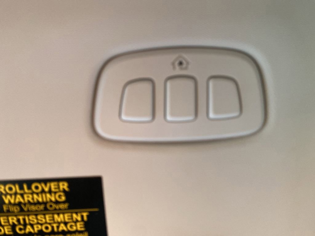 Certified 2025 Ford Escape Platinum image 32