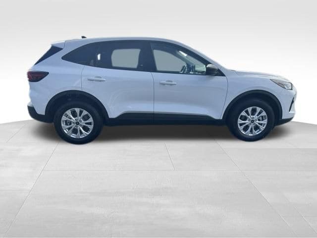 Certified 2025 Ford Escape Active AWD/4WD image 2