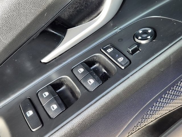 Used 2023 Hyundai Elantra SEL image 22