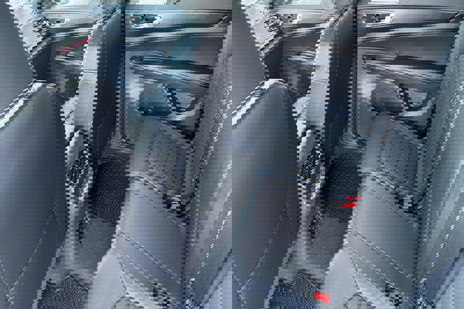 Used 2024 Volkswagen Atlas Cross Sport SEL R-Line image 10