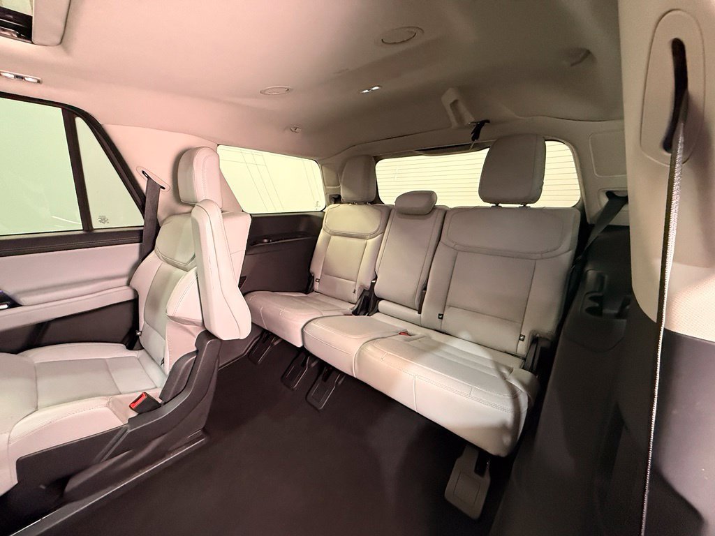 Certified 2025 Ford Expedition Platinum AWD/4WD image 22