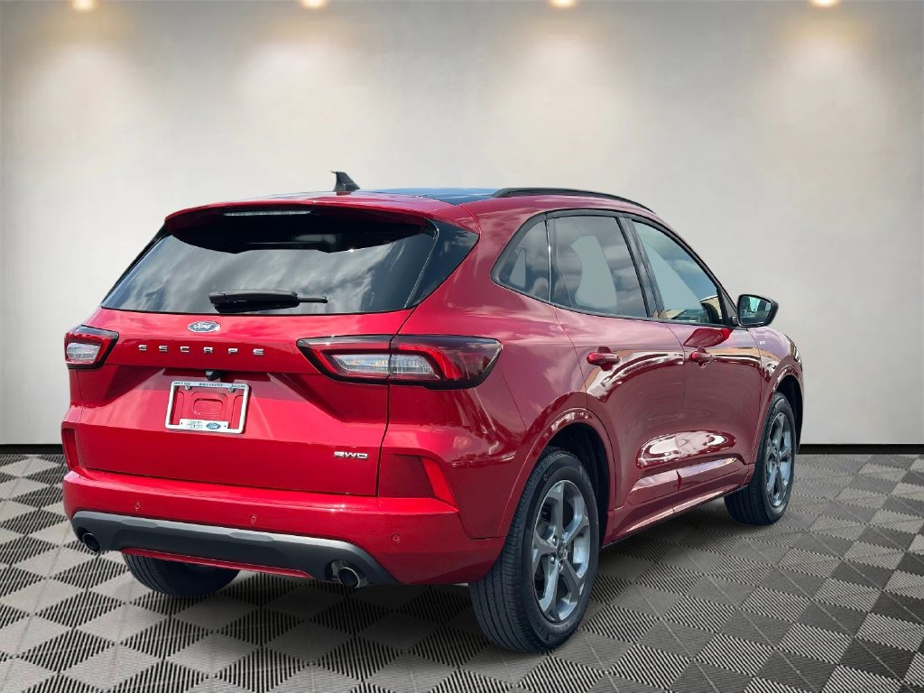 Certified 2024 Ford Escape ST-Line w/ Tech Pack #1 AWD/4WD image 4