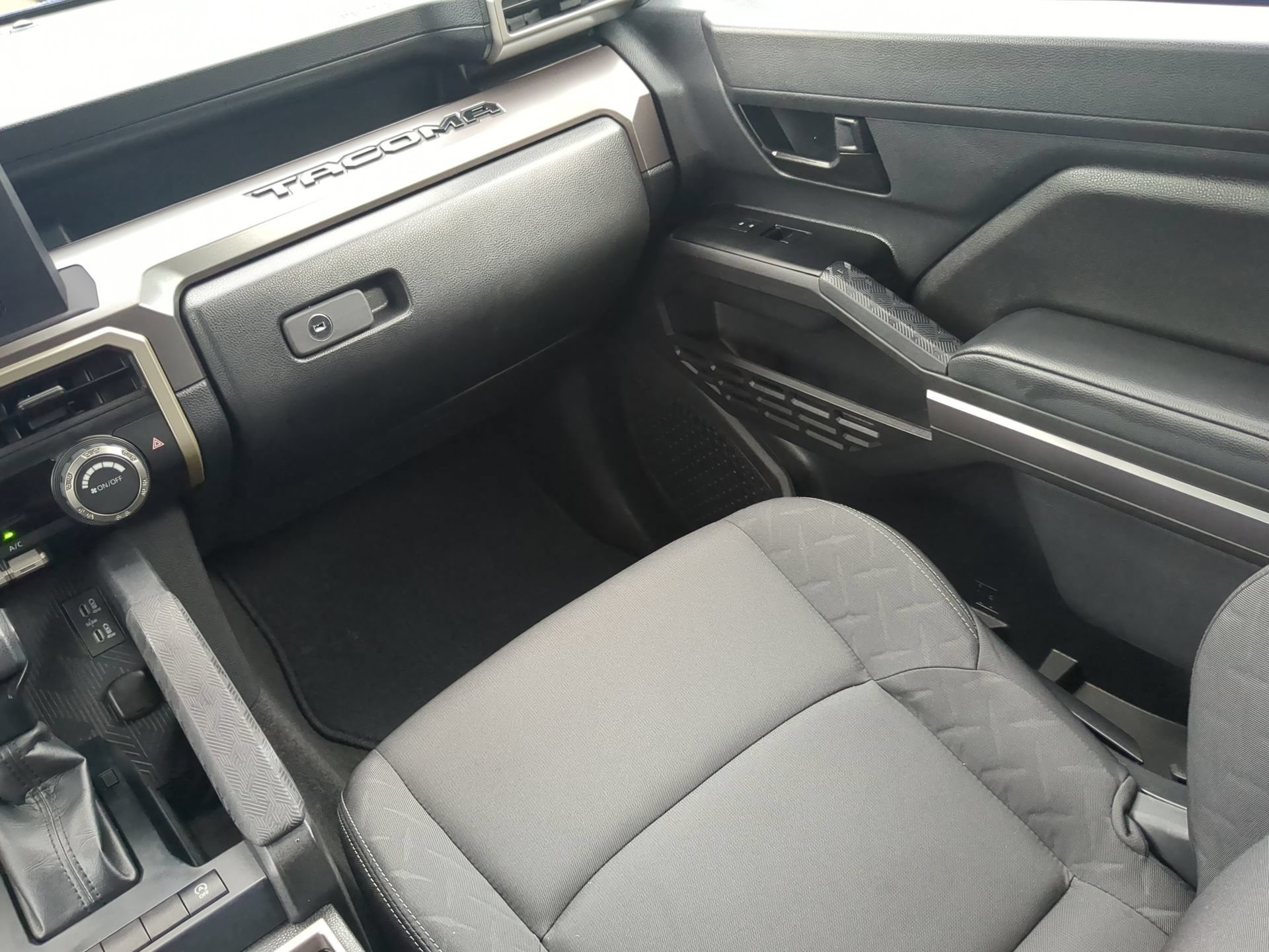 Used 2025 Toyota Tacoma SR5 RWD image 53