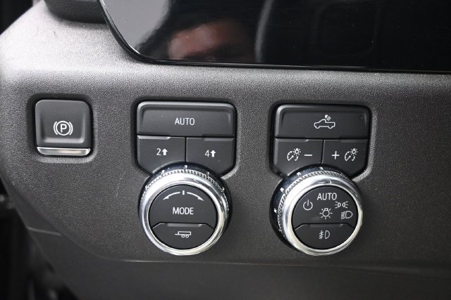 Used 2024 GMC Sierra 1500 Elevation AWD/4WD image 8