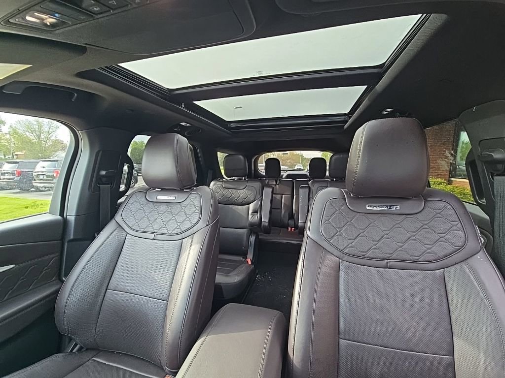 Certified 2025 Ford Explorer Platinum w/ LUX Leather Package AWD/4WD image 12