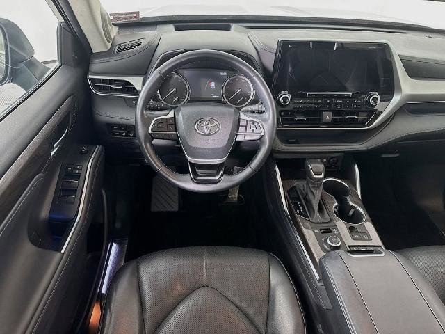 Used 2022 Toyota Highlander Platinum image 24