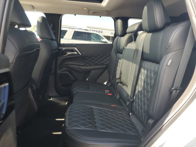 Used 2024 Mitsubishi Outlander SEL image 11