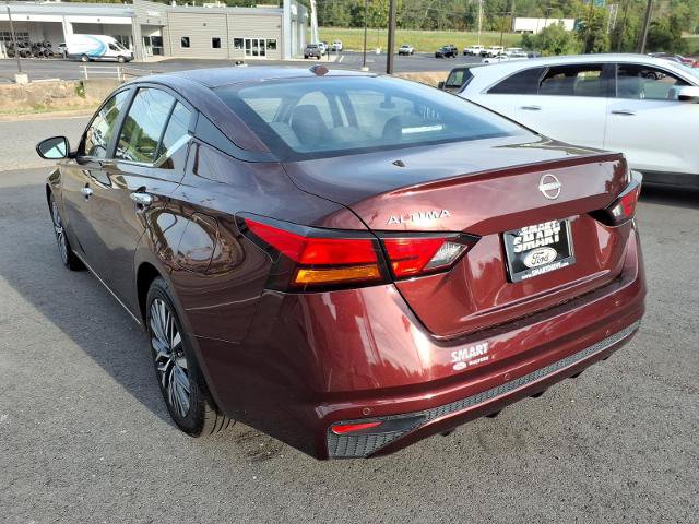 Used 2025 Nissan Altima 2.5 SV FWD image 2