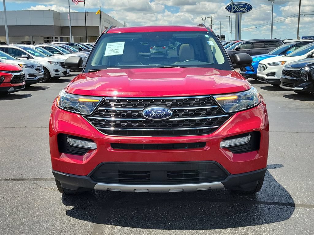 Certified 2022 Ford Explorer XLT w/ Equipment Group 202A AWD/4WD image 2