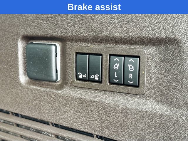 Used 2022 GMC Yukon XL SLT w/ SLT Premium Package image 38