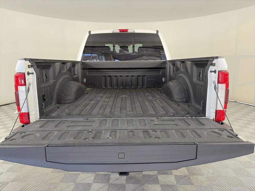 Certified 2017 Ford F350 Platinum w/ Platinum Ultimate Package image 28