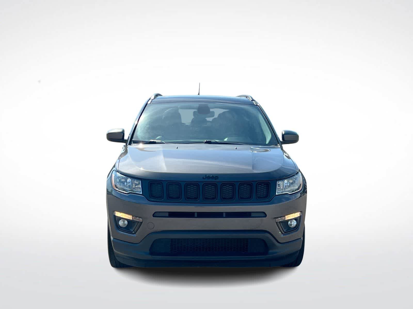 Used 2019 Jeep Compass Latitude FWD image 3