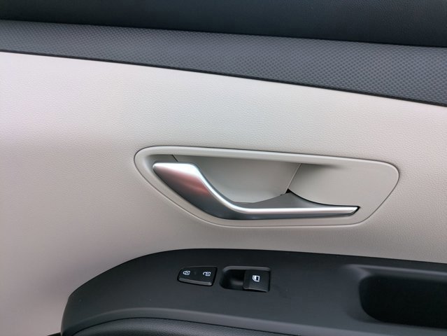 Used 2024 Hyundai Tucson SE image 31