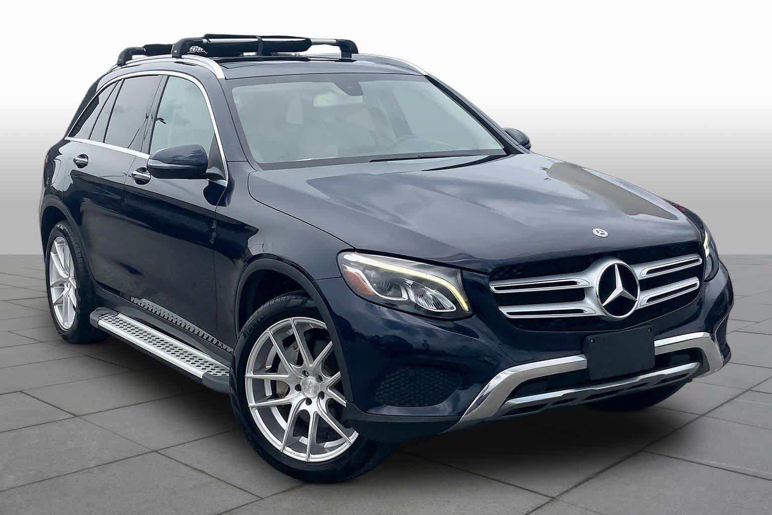 Used 2019 Mercedes-Benz GLC 300 4MATIC image 3