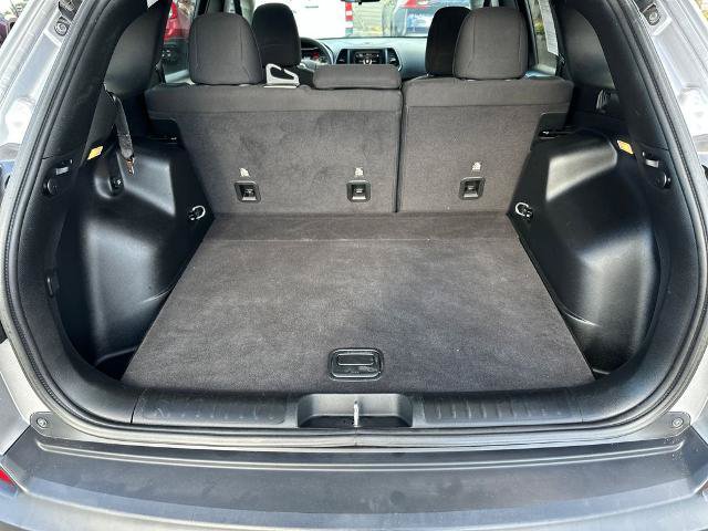 Used 2019 Jeep Cherokee Latitude w/ Popular Appearance Group FWD image 6