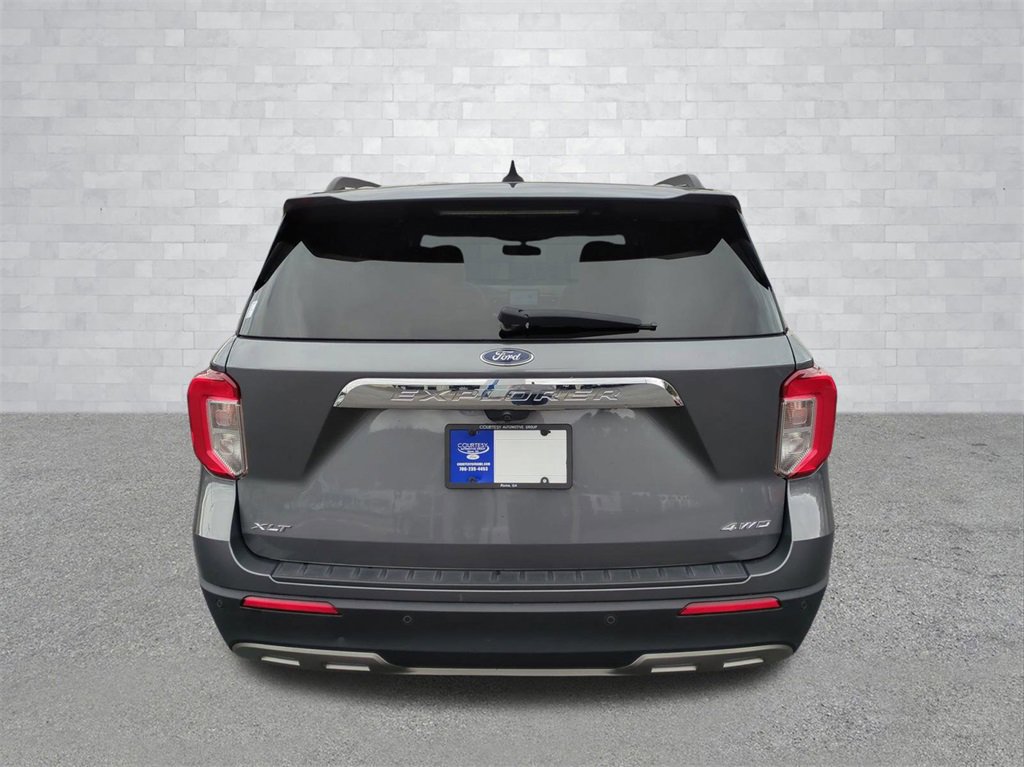 Certified 2022 Ford Explorer XLT w/ Equipment Group 202A image 4