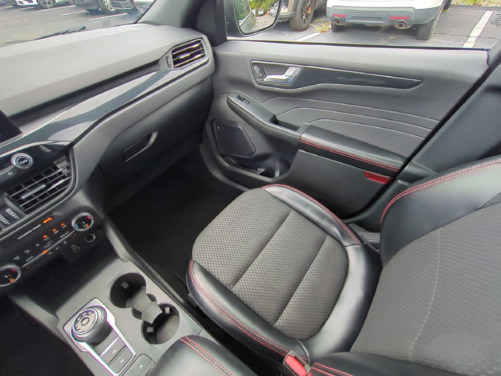 Certified 2024 Ford Escape ST-Line AWD/4WD image 19