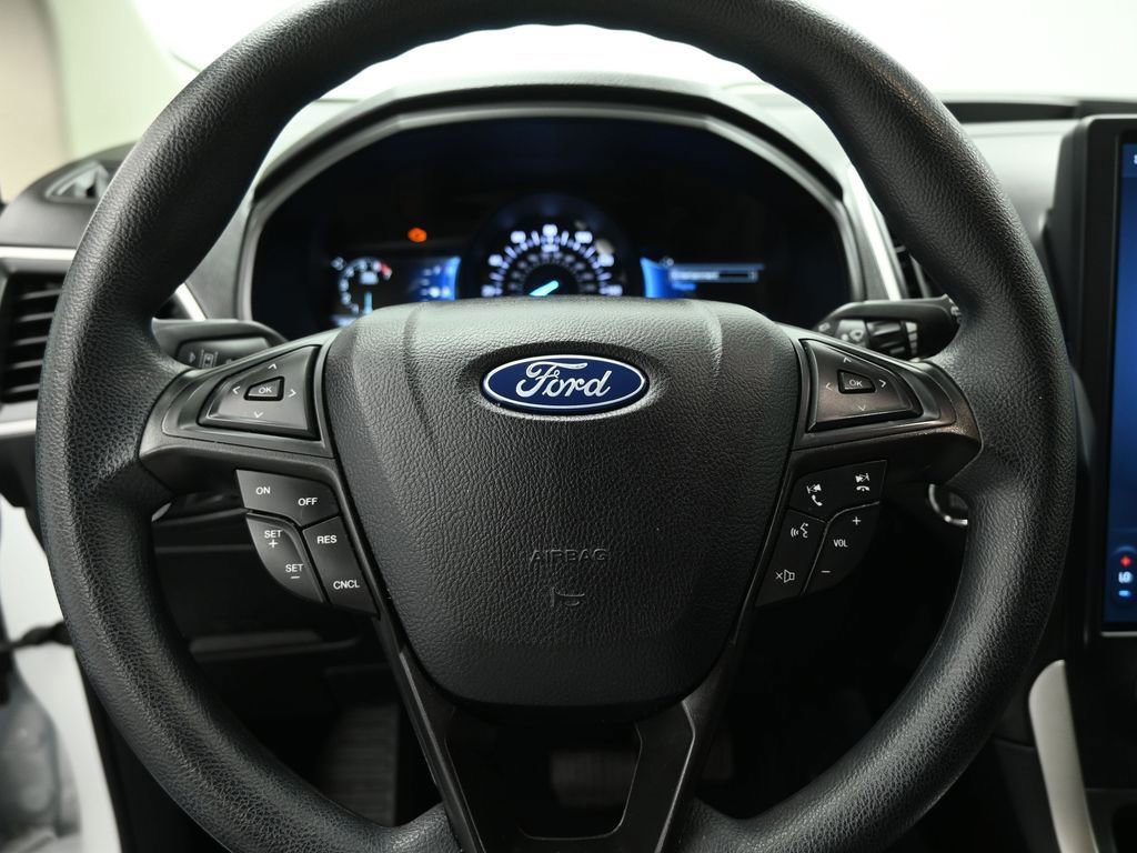 Certified 2023 Ford Edge SE w/ Black Appearance Package image 39