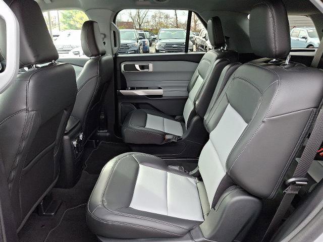 Certified 2022 Ford Explorer XLT w/ Equipment Group 202A image 10