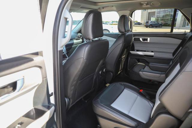 Certified 2024 Ford Explorer XLT w/ XLT Sport Appearance Package AWD/4WD image 27