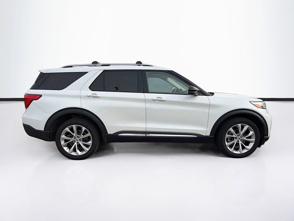 Certified 2023 Ford Explorer Platinum w/ Technology Package AWD/4WD image 4