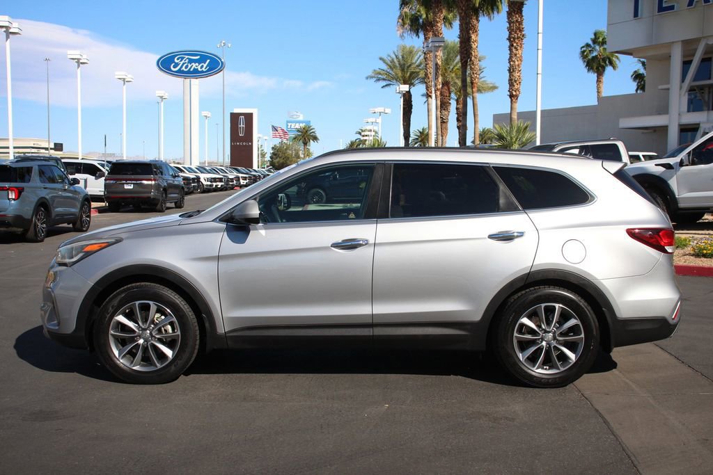 Used 2018 Hyundai Santa Fe SE image 4