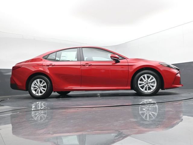 Used 2025 Toyota Camry LE FWD image 40