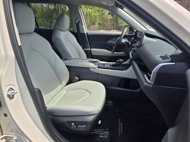 Used 2024 Toyota Grand Highlander XLE image 19