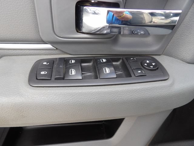 Used 2019 RAM 1500 Classic SLT AWD/4WD image 29