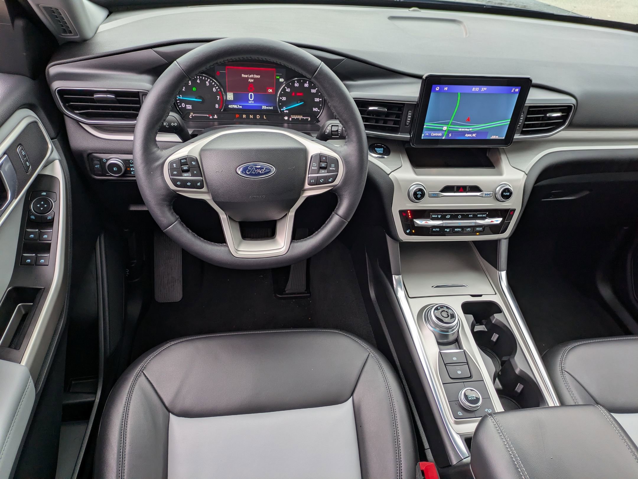 Certified 2022 Ford Explorer XLT w/ Equipment Group 202A image 33