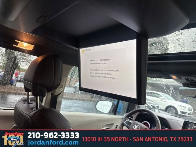 Used 2024 Toyota Sienna Platinum FWD image 12