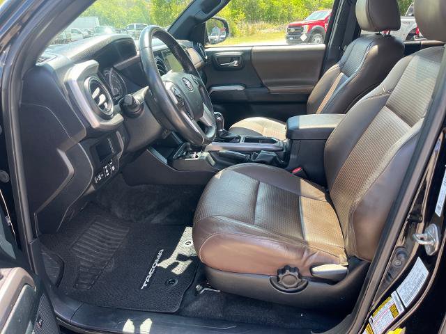 Used 2017 Toyota Tacoma Limited w/ Tow Package AWD/4WD image 19