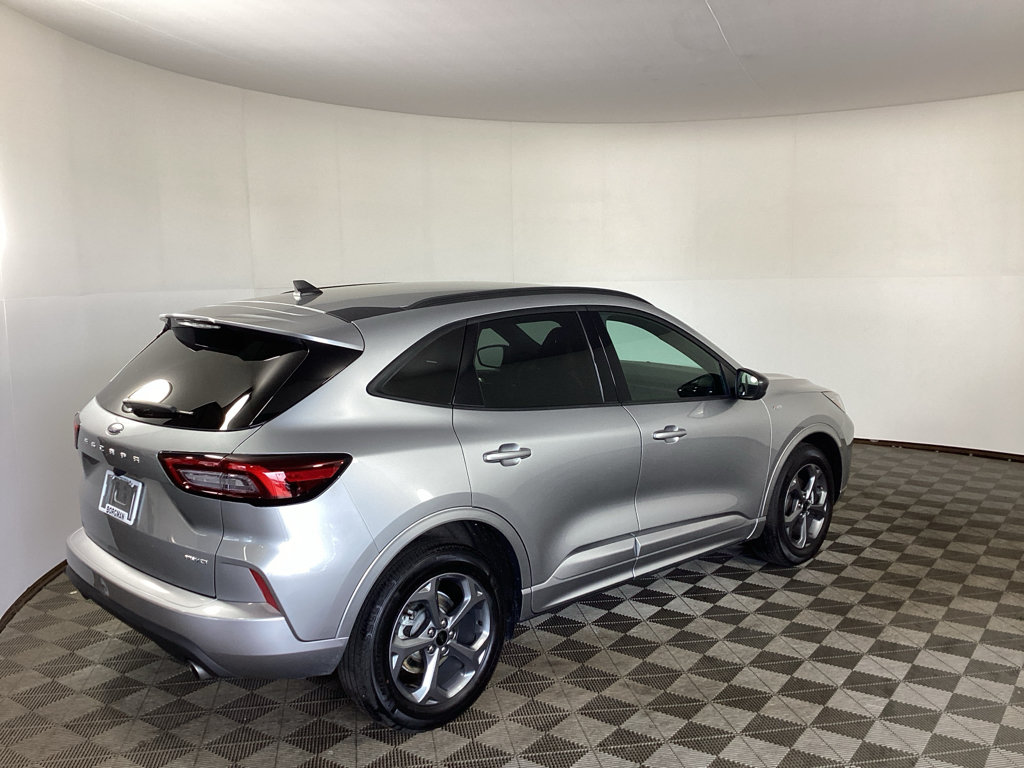 Certified 2023 Ford Escape ST-Line AWD/4WD image 2