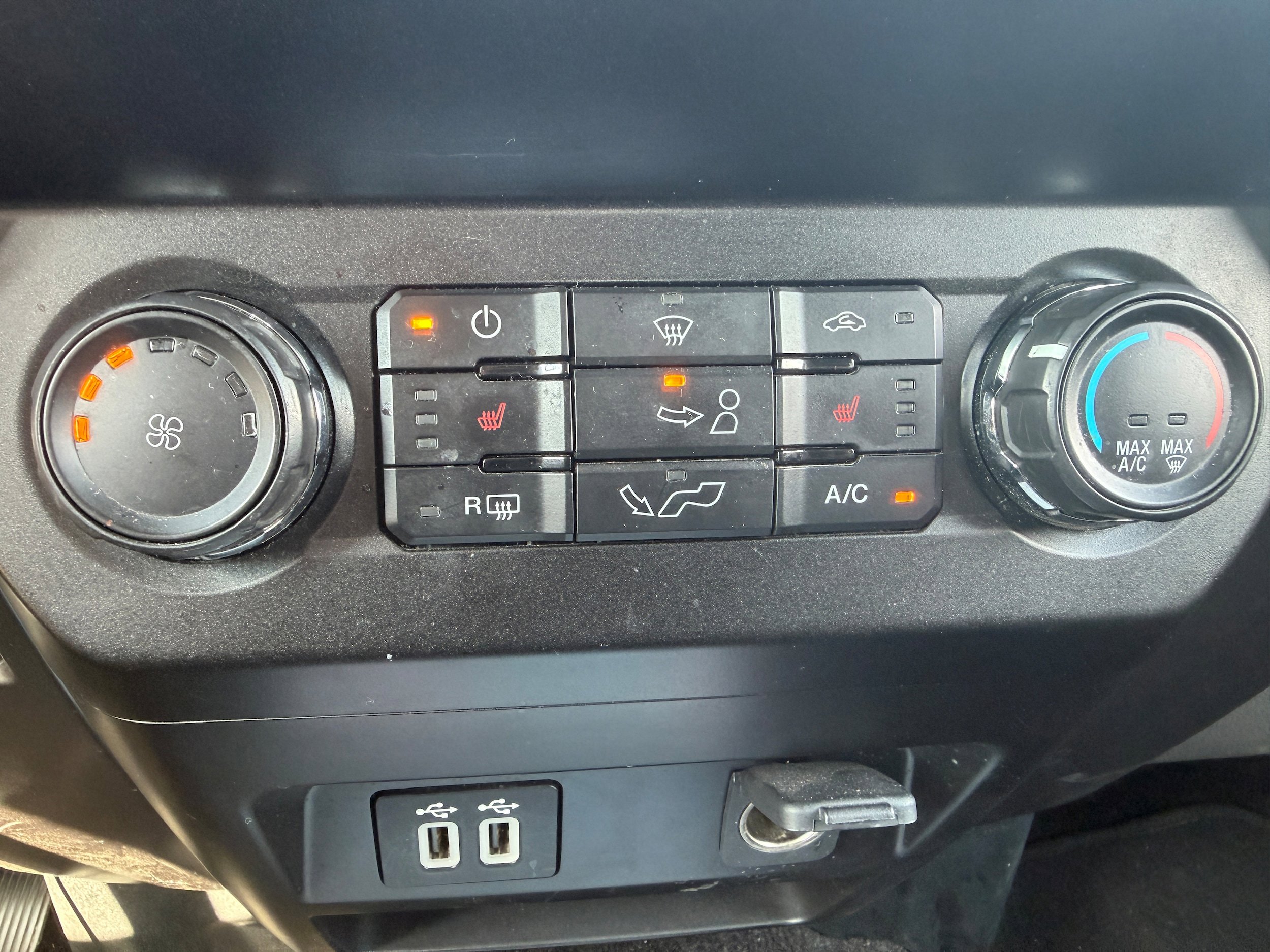 Certified 2020 Ford F150 XLT w/ Equipment Group 302A Luxury AWD/4WD image 14