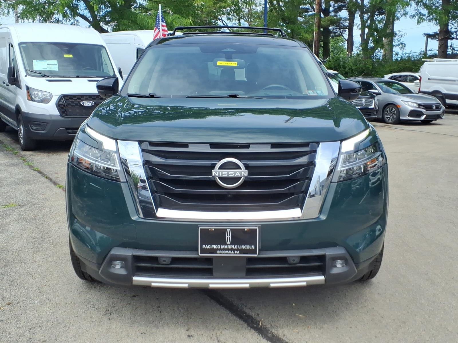 Used 2022 Nissan Pathfinder Platinum w/ Lighting Package (N93) AWD/4WD image 8