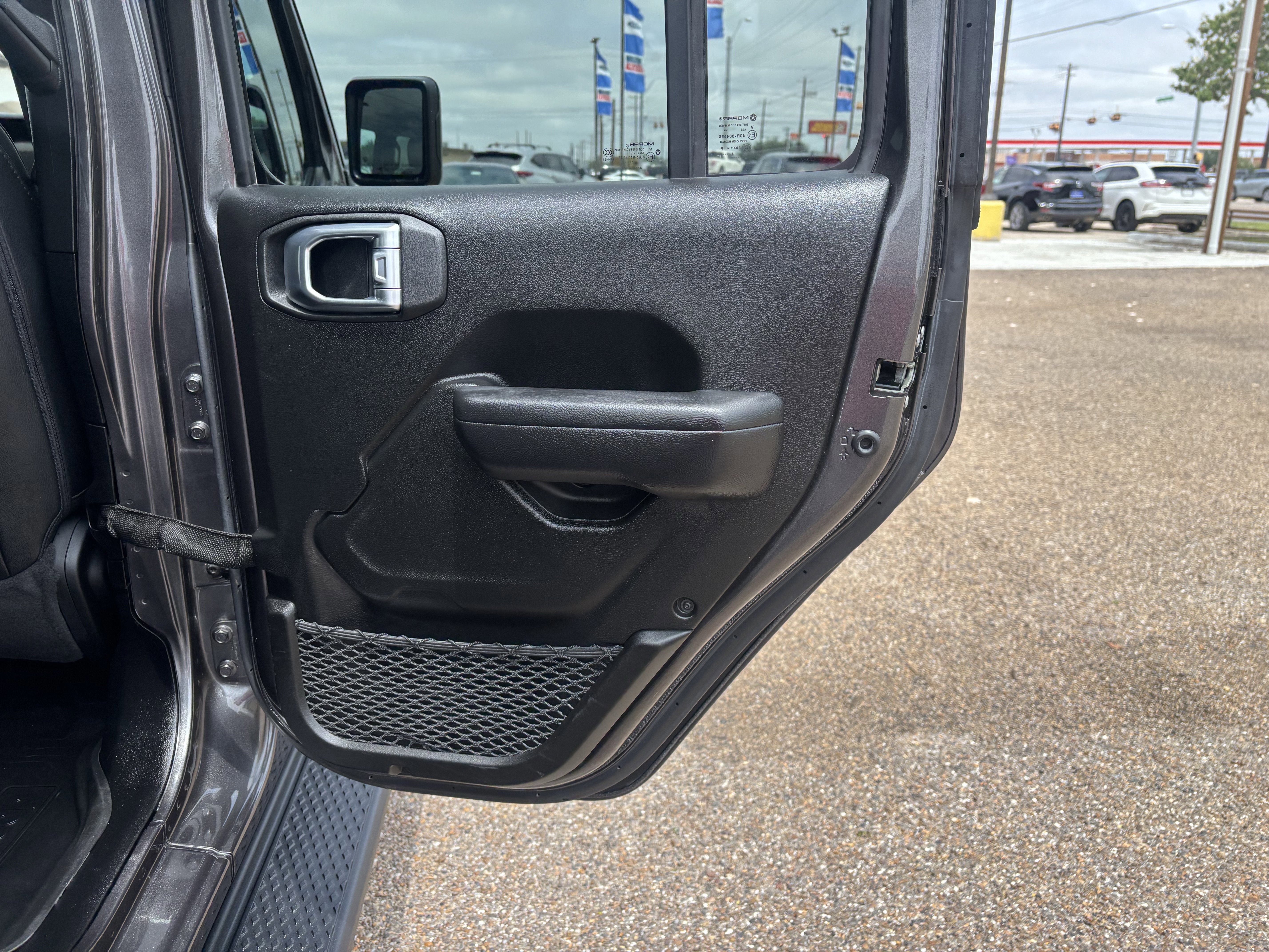 Used 2023 Jeep Gladiator Sport AWD/4WD image 18
