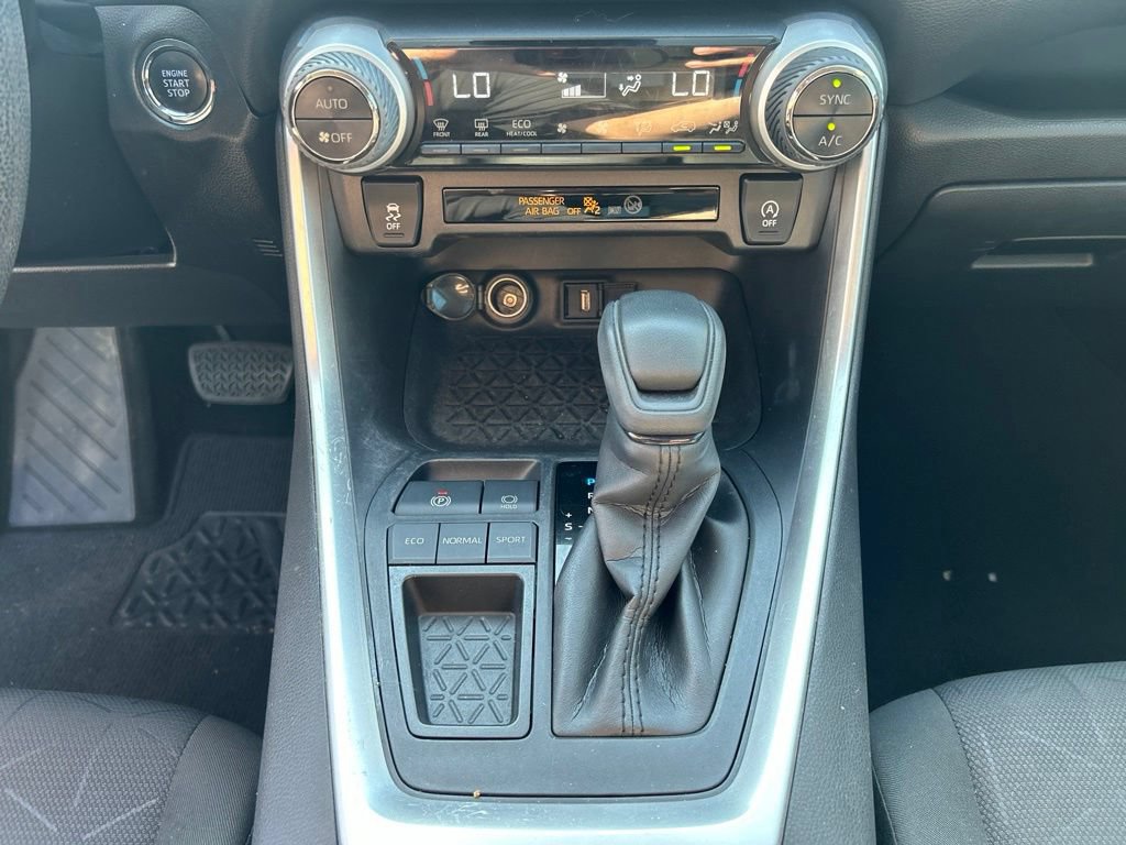 Used 2021 Toyota RAV4 XLE w/ Convenience Package FWD image 24