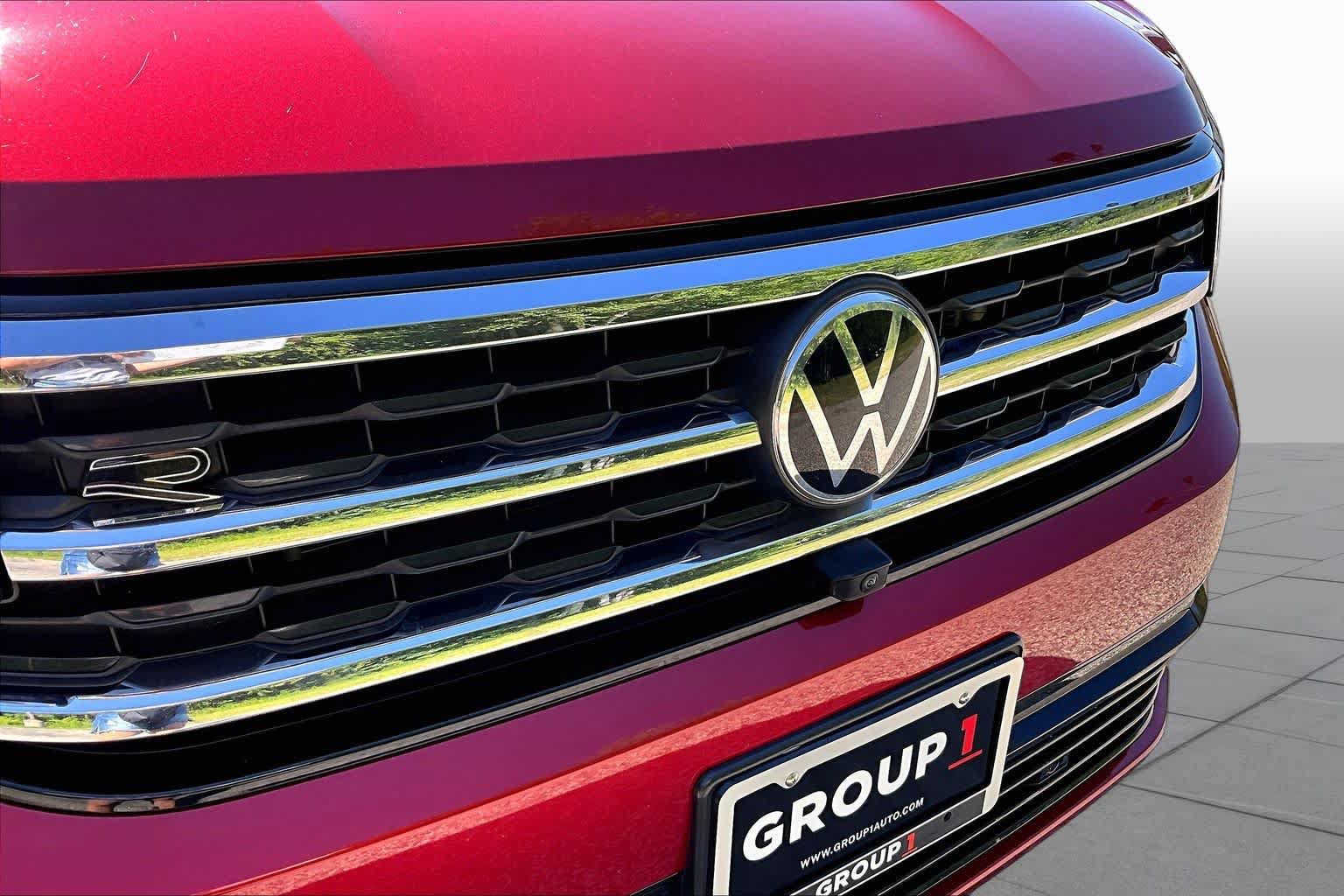 Used 2021 Volkswagen Atlas Cross Sport SEL Premium R-Line AWD/4WD image 32