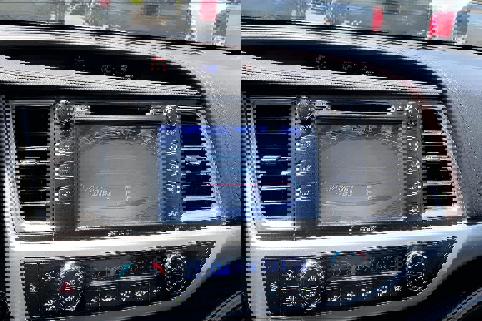 Used 2019 Toyota Highlander XLE FWD image 26