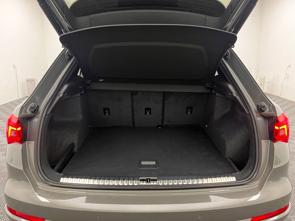 Used 2023 Audi Q3 2.0T Premium Plus w/ Premium Plus Package image 9