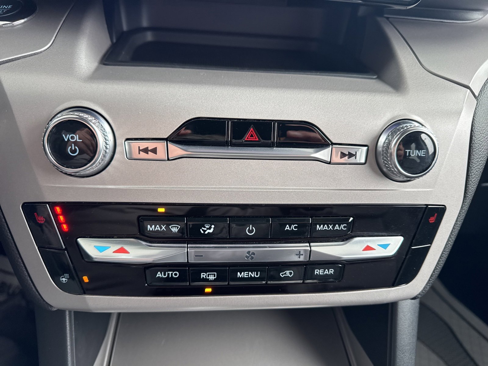 Certified 2023 Ford Explorer XLT w/ Equipment Group 202A image 31