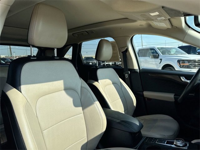 Certified 2020 Ford Escape Titanium image 31