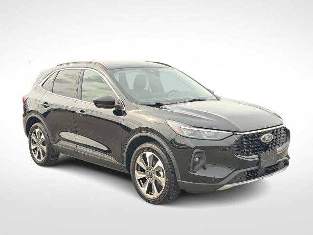 Certified 2024 Ford Escape Platinum AWD/4WD image 2