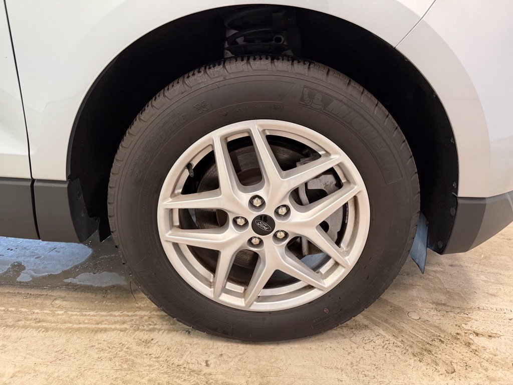Certified 2023 Ford Edge SEL w/ Convenience Package AWD/4WD image 12